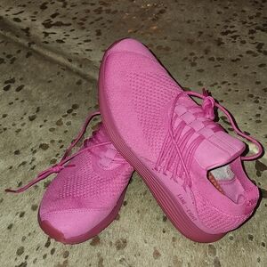 Pink Sneakers Lightweight Breathable Design